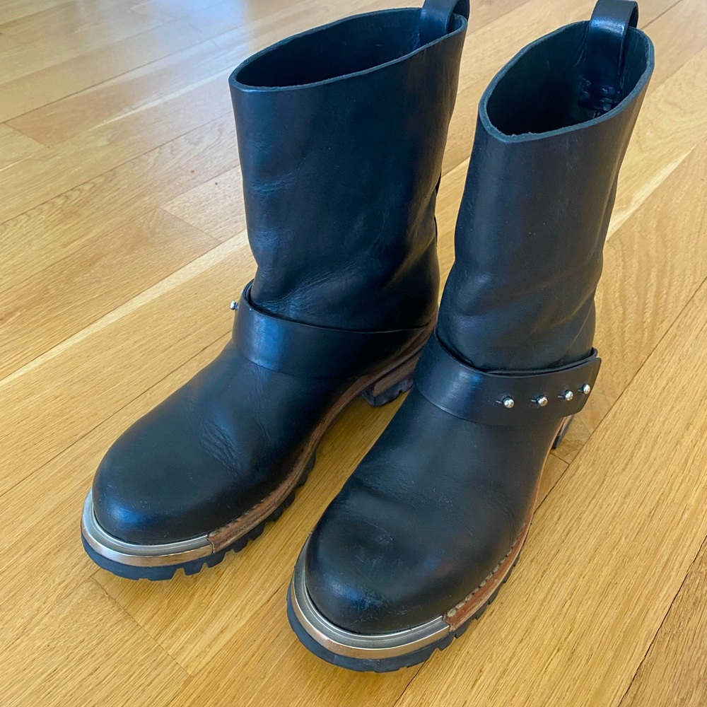 FEIT leather boots